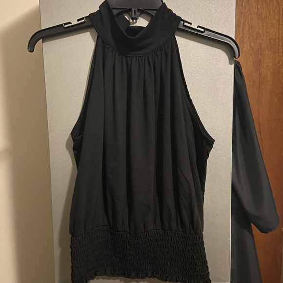 Tops! $6 each or 4 shirts/$20 - Picture 14 of 15